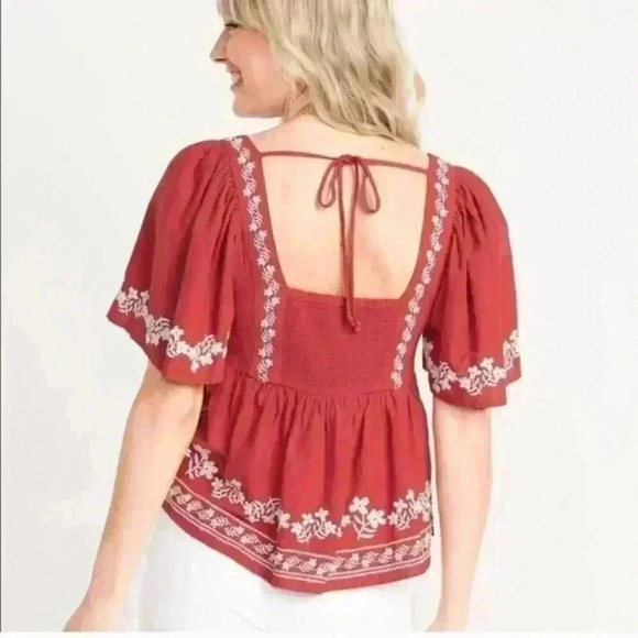 OLD NAVY | Women's Red/White Flutter Sleeved Smocked Embroidered Swing Top - Picture 2 of 8